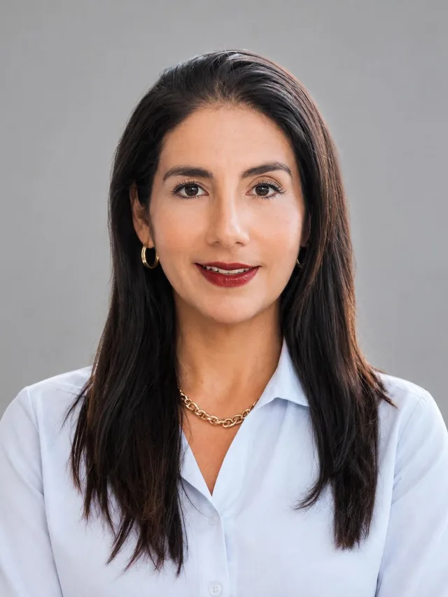 Retrato de Katherine Alvarez, Gerente Comercial de LA Realty Group